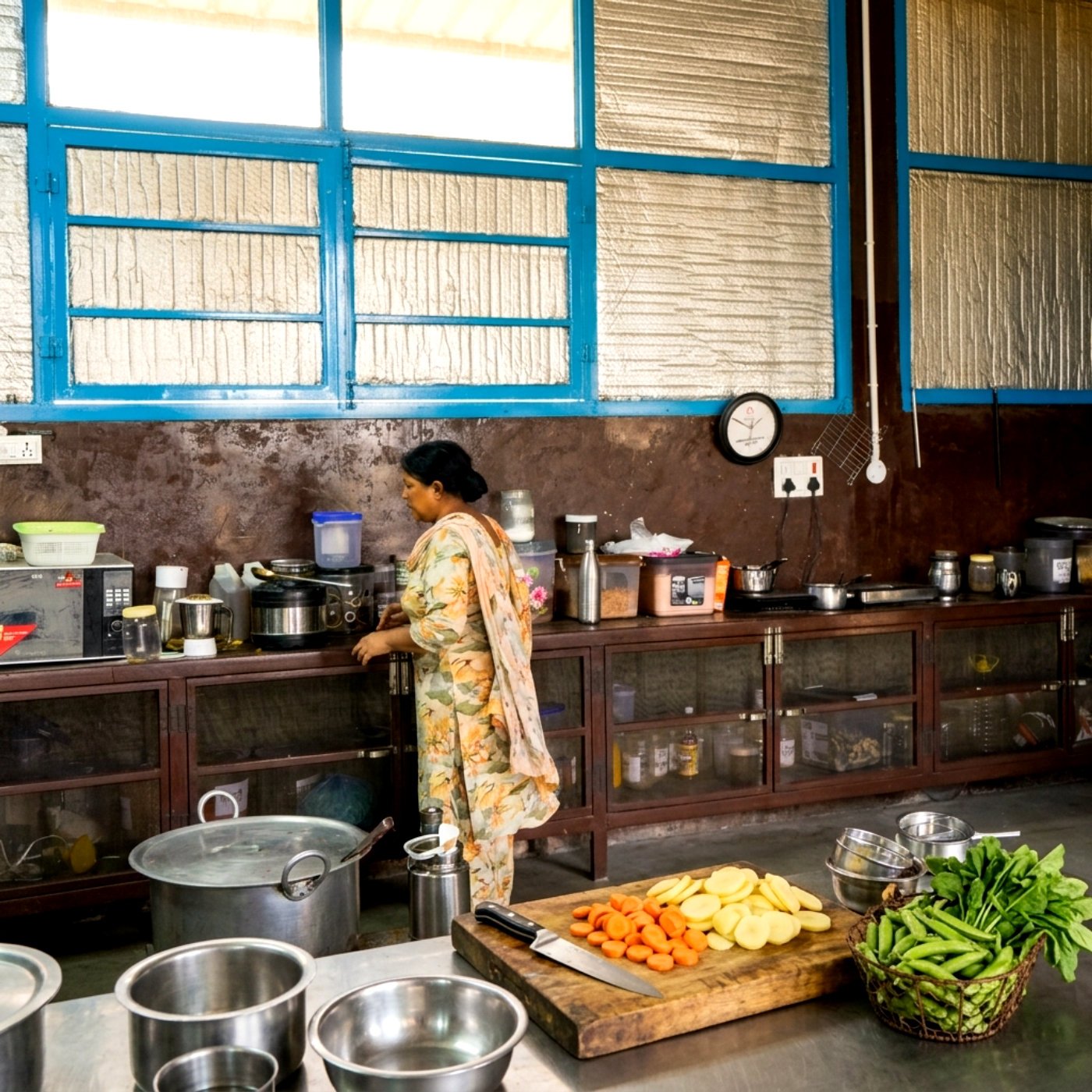 Meal preparation underway in the langar kitchen